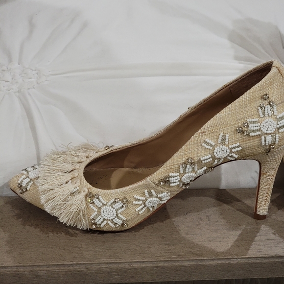Antonio Melani vintage look beaded heels 👠 - Picture 2 of 5